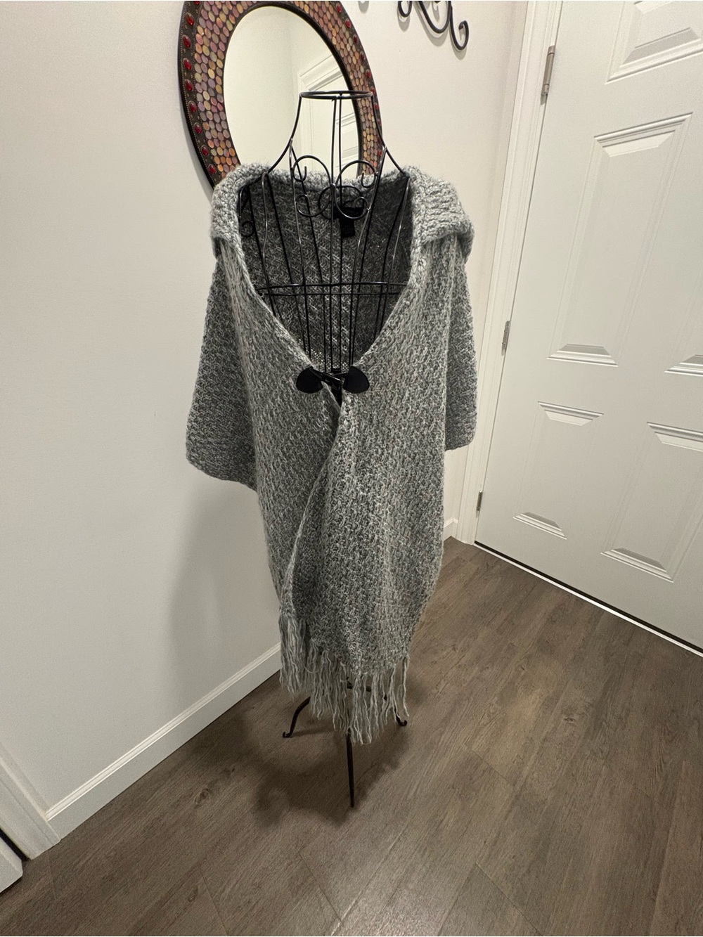 Steve Madden Gray Hooded Fringe Open-Front Cape OS Excellent Condition